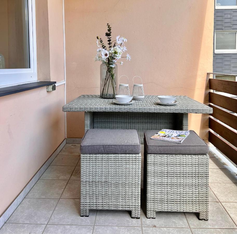 Sabe Apartment: Balcony + Free Parking + Netflix Wuppertal Exterior foto